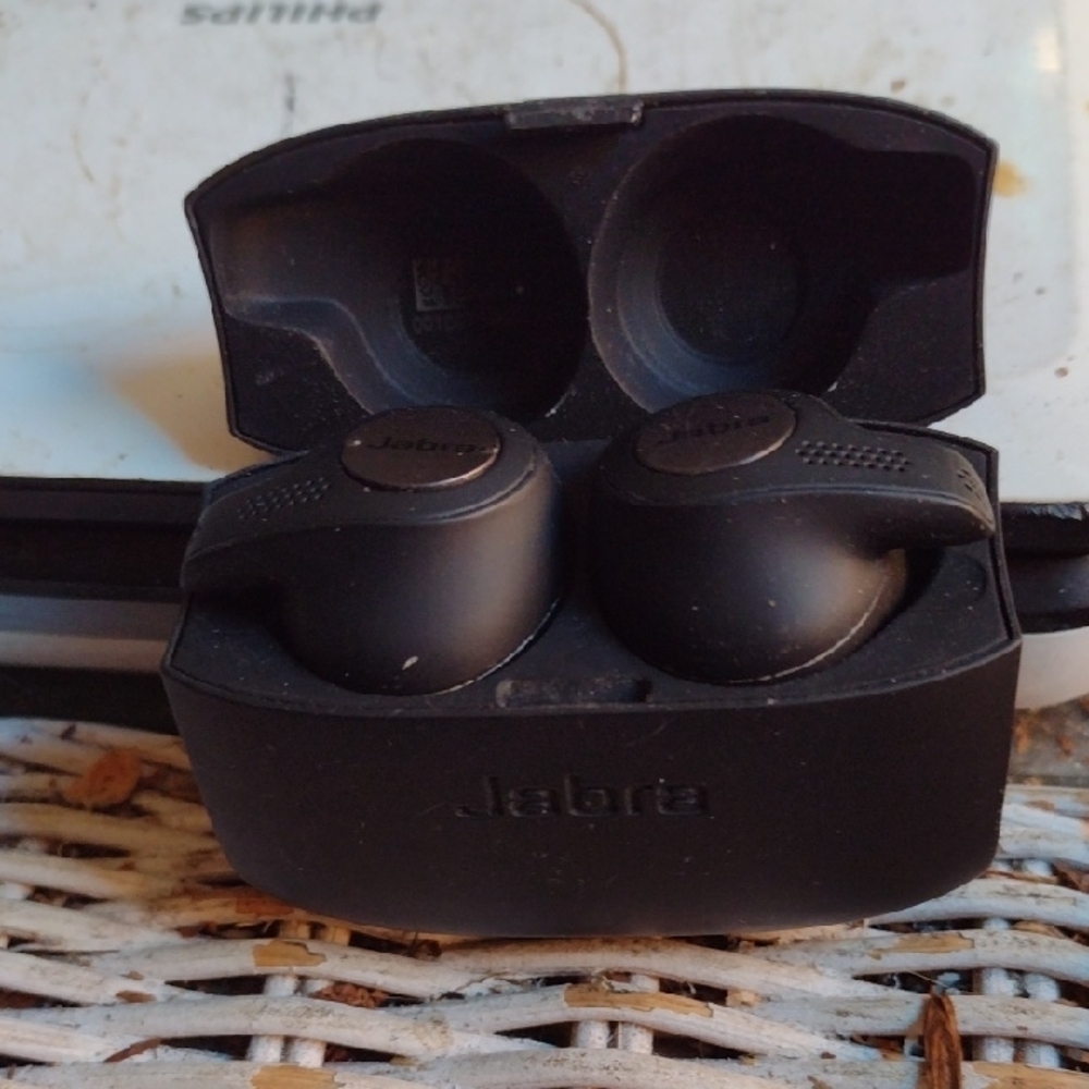 Jabra Elite Active 6 5 TBlack Wireless Earbuds NWOT